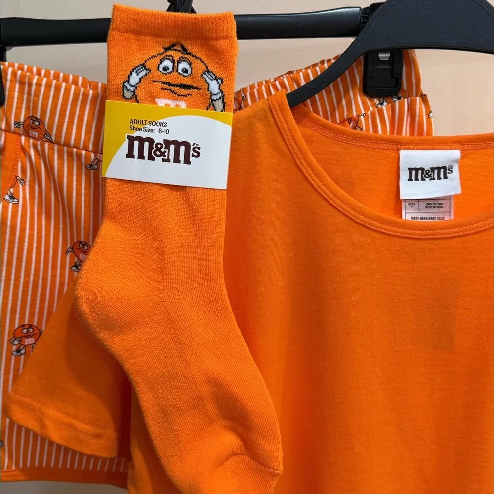 M&M’s Orange Matching Set — NWT 🍊